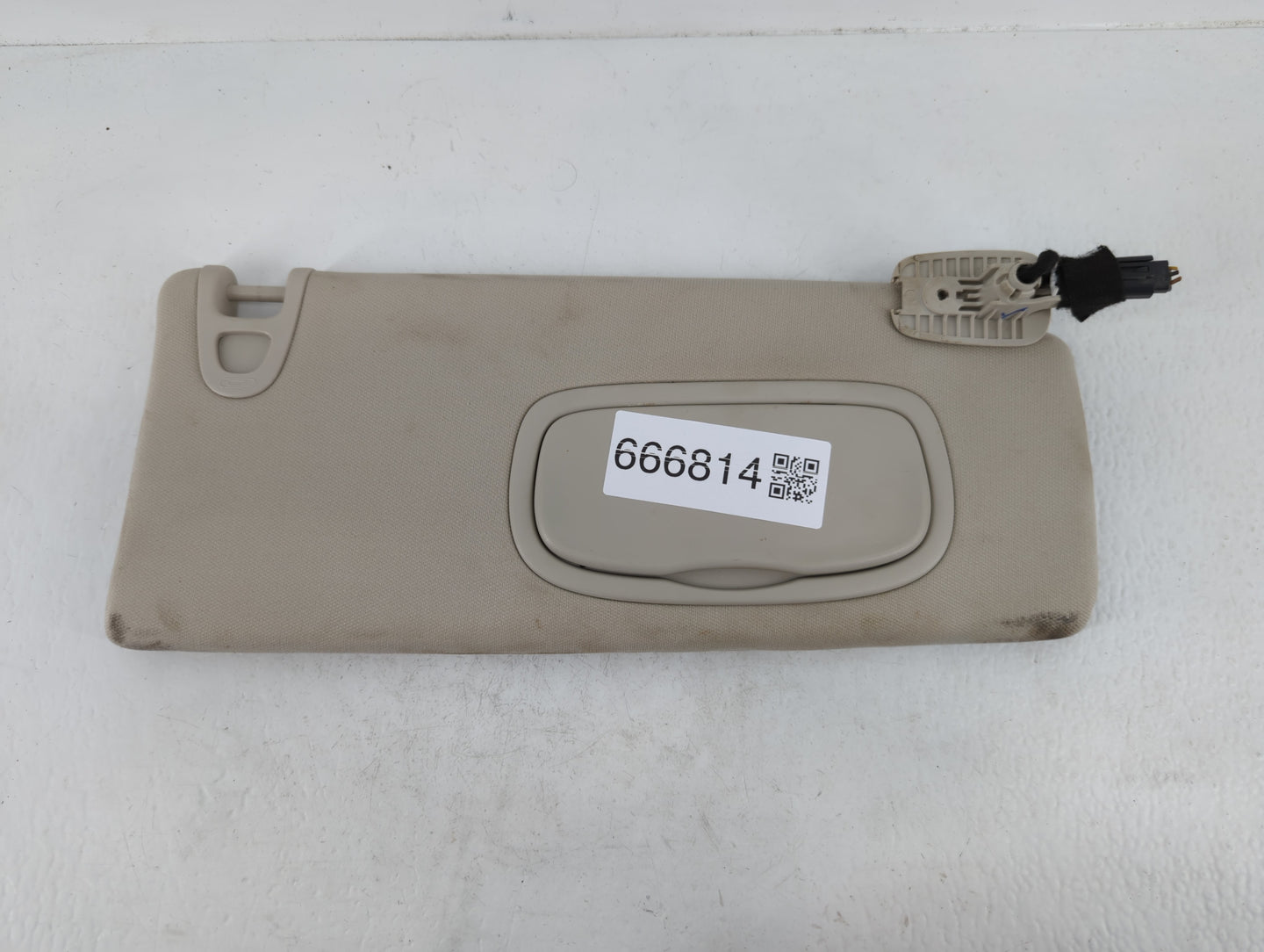 2014-2018 Jeep Cherokee Sun Visor Shade Replacement Passenger Right Mirror Fits Fits 2014 2015 2016 2017 2018 OEM Used Auto 