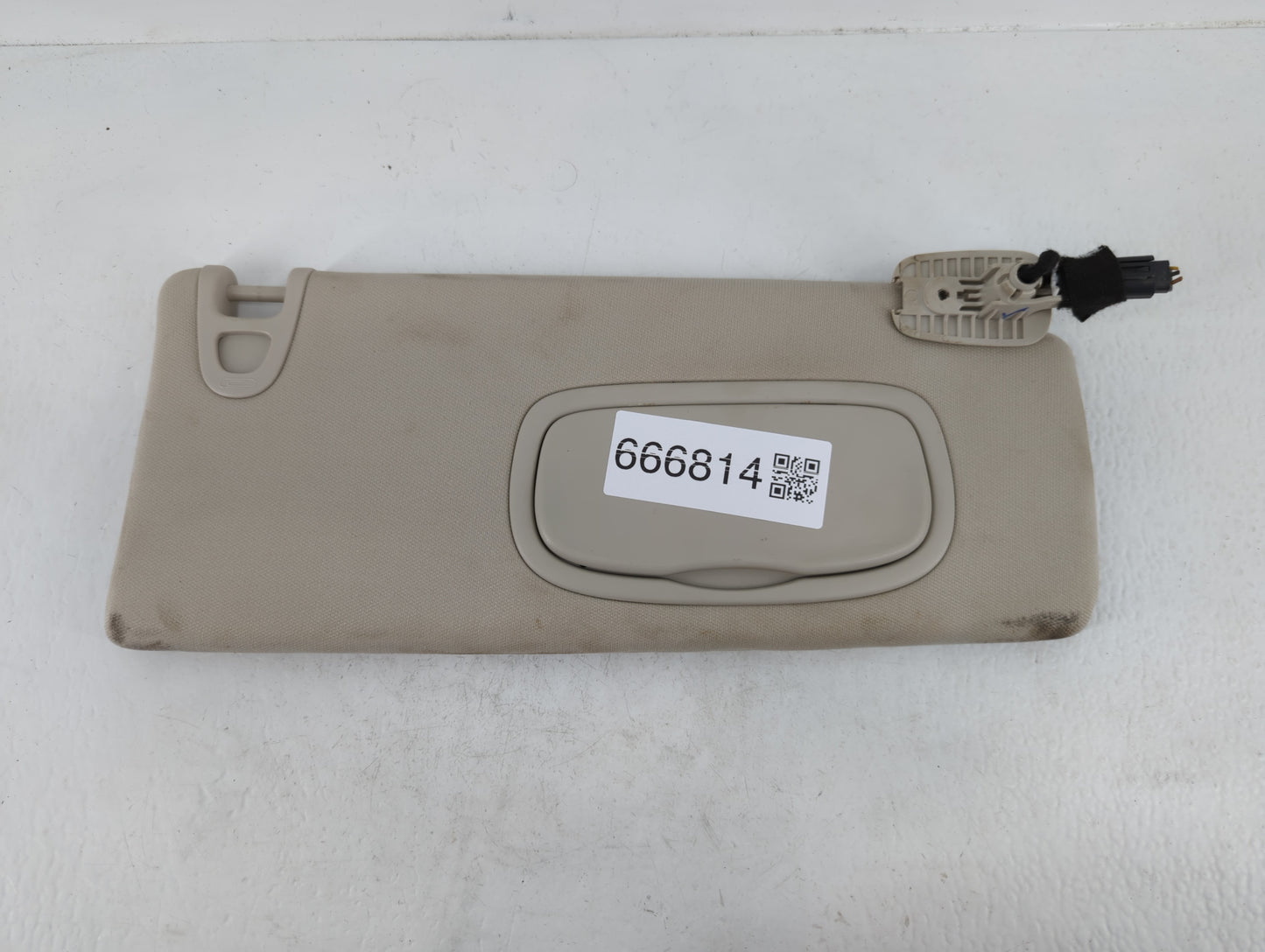 2014-2018 Jeep Cherokee Sun Visor Shade Replacement Passenger Right Mirror Fits Fits 2014 2015 2016 2017 2018 OEM Used Auto 
