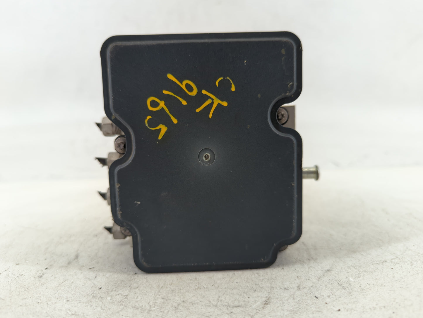 2015 Jeep Cherokee ABS Pump Control Module Replacement P/N:68237001AE Fits OEM Used Auto Parts - Oemusedautoparts1.com