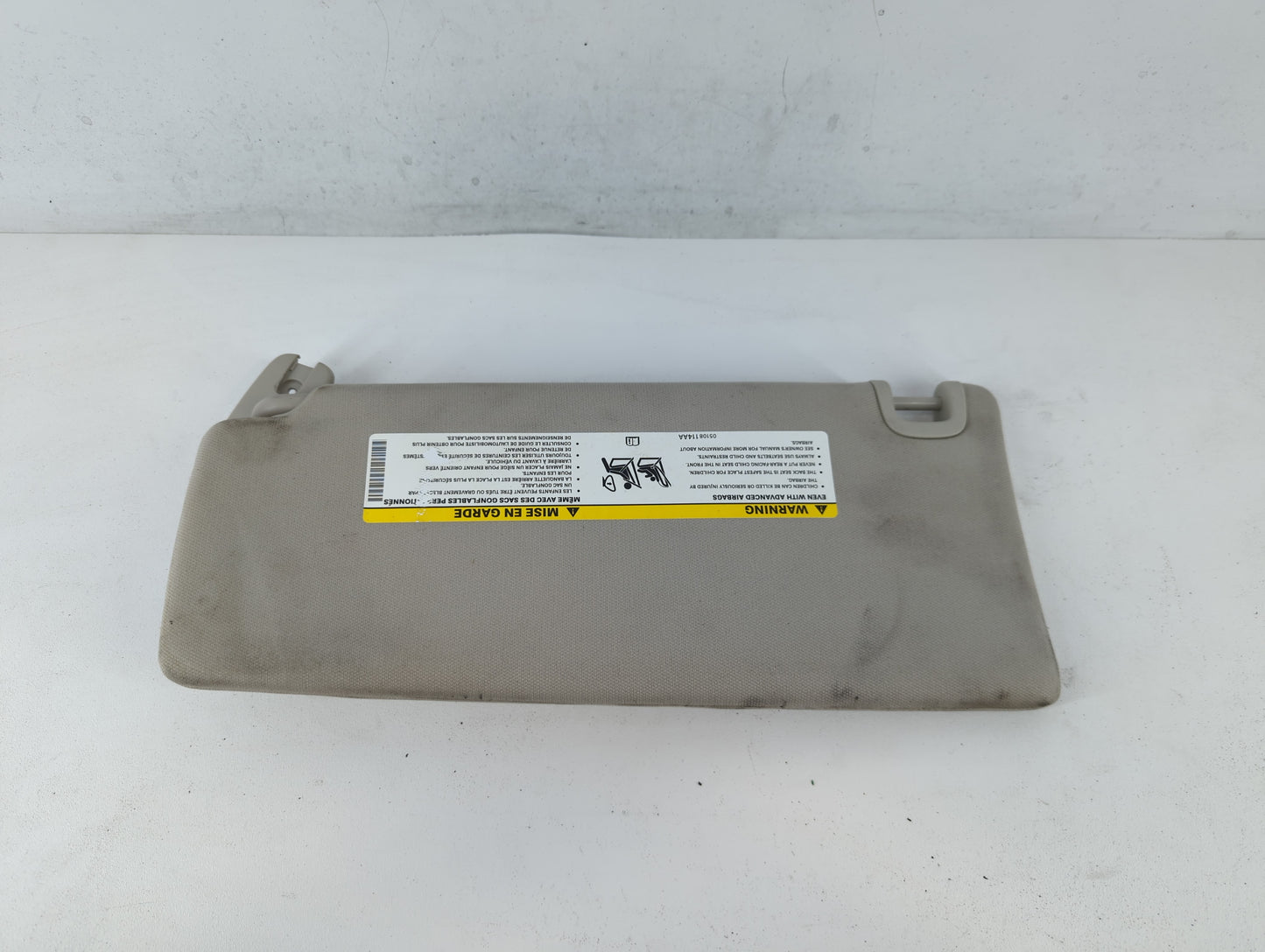 2014-2018 Jeep Cherokee Sun Visor Shade Replacement Passenger Right Mirror Fits Fits 2014 2015 2016 2017 2018 OEM Used Auto 