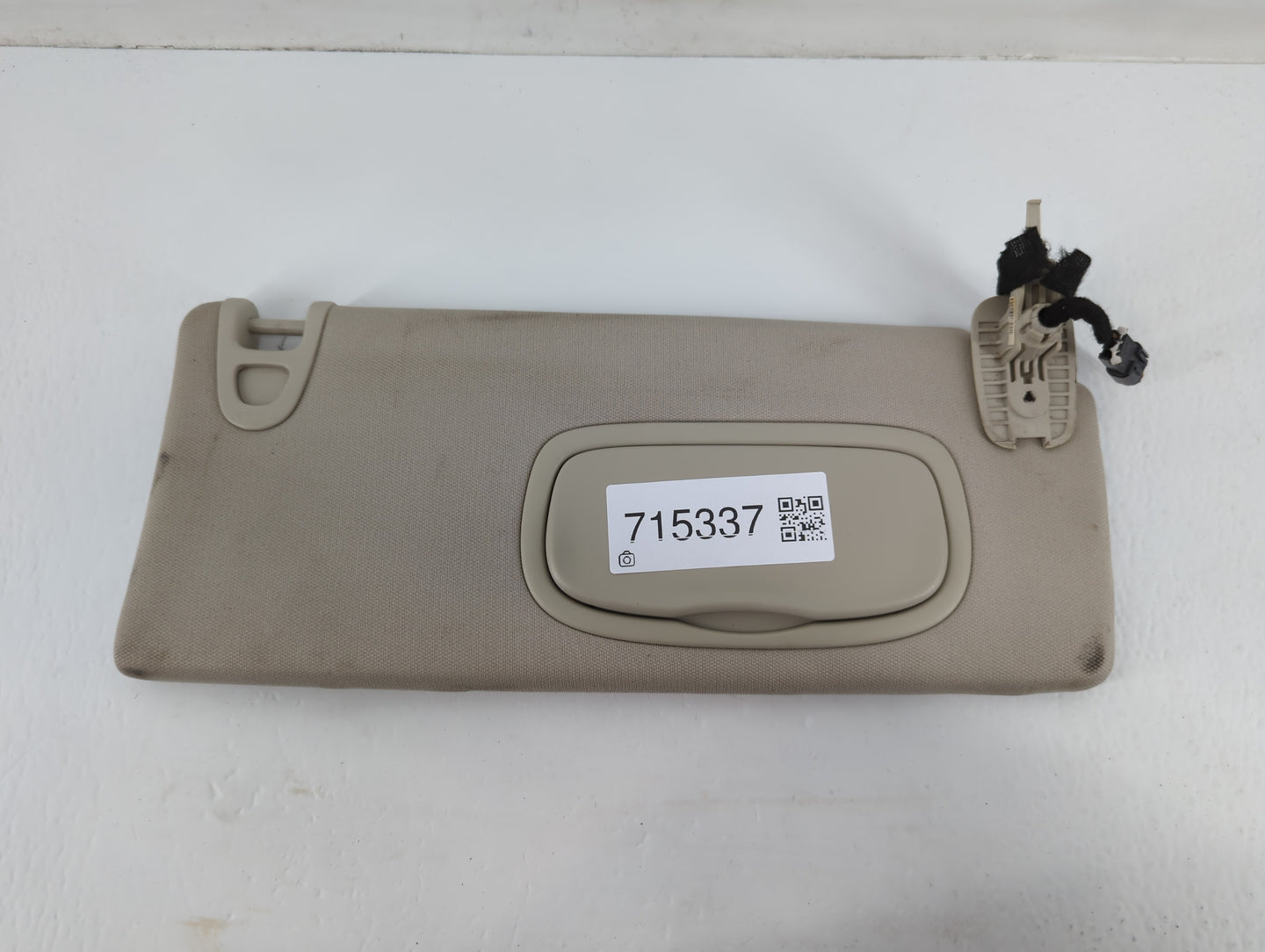 2014-2018 Jeep Cherokee Sun Visor Shade Replacement Passenger Right Mirror Fits Fits 2014 2015 2016 2017 2018 OEM Used Auto 