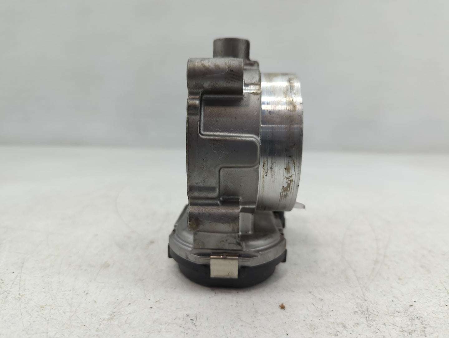 2014-2022 Jeep Cherokee Throttle Body P/N:0 280 750 570 05184349AC Fits OEM Used Auto Parts - Oemusedautoparts1.com