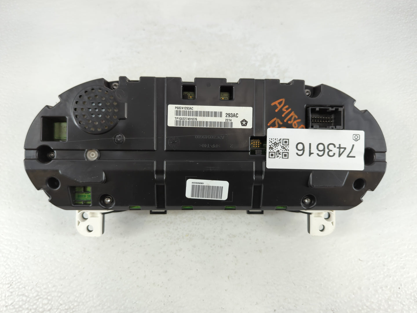 2015 Jeep Cherokee Instrument Cluster Speedometer Gauges P/N:P68241293AC Fits OEM Used Auto Parts - Oemusedautoparts1.com