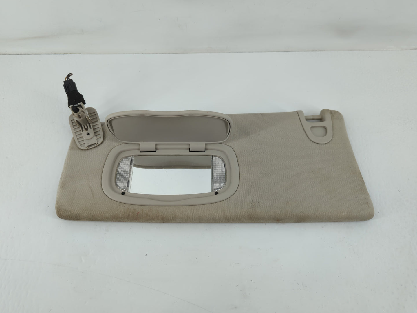 2014-2018 Jeep Cherokee Sun Visor Shade Replacement Passenger Right Mirror Fits Fits 2014 2015 2016 2017 2018 OEM Used Auto 