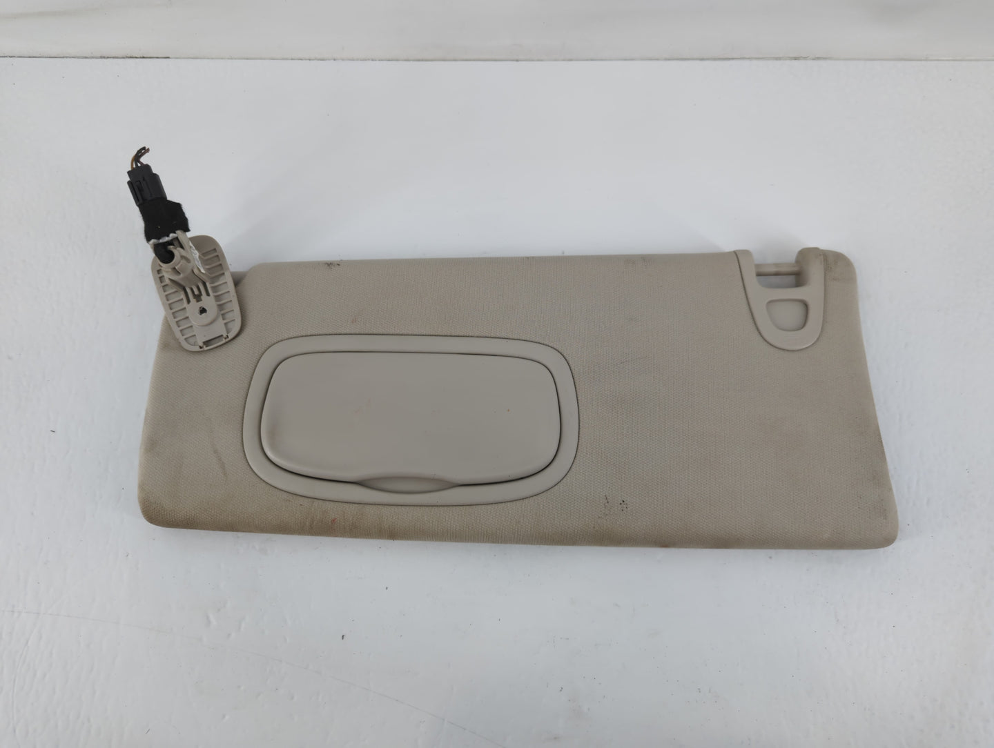 2014-2018 Jeep Cherokee Sun Visor Shade Replacement Passenger Right Mirror Fits Fits 2014 2015 2016 2017 2018 OEM Used Auto 