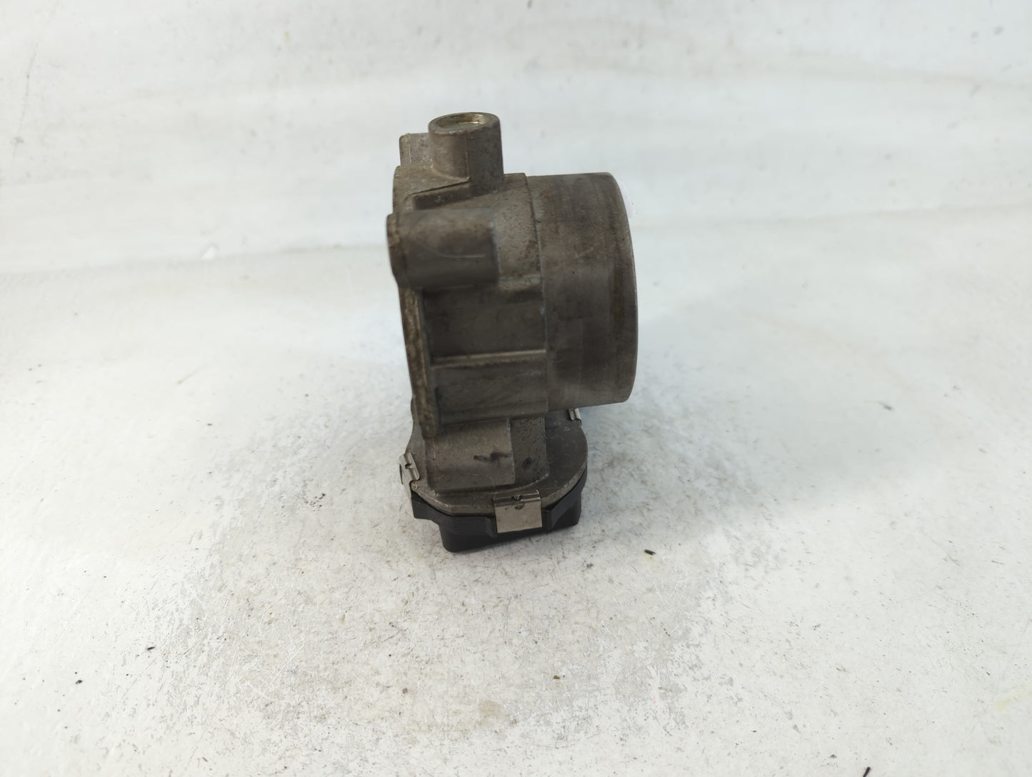 2014-2019 Jeep Cherokee Throttle Body P/N:04891970AB Fits Fits 2014 2015 2016 2017 2018 2019 2020 2021 2022 OEM Used Auto Pa