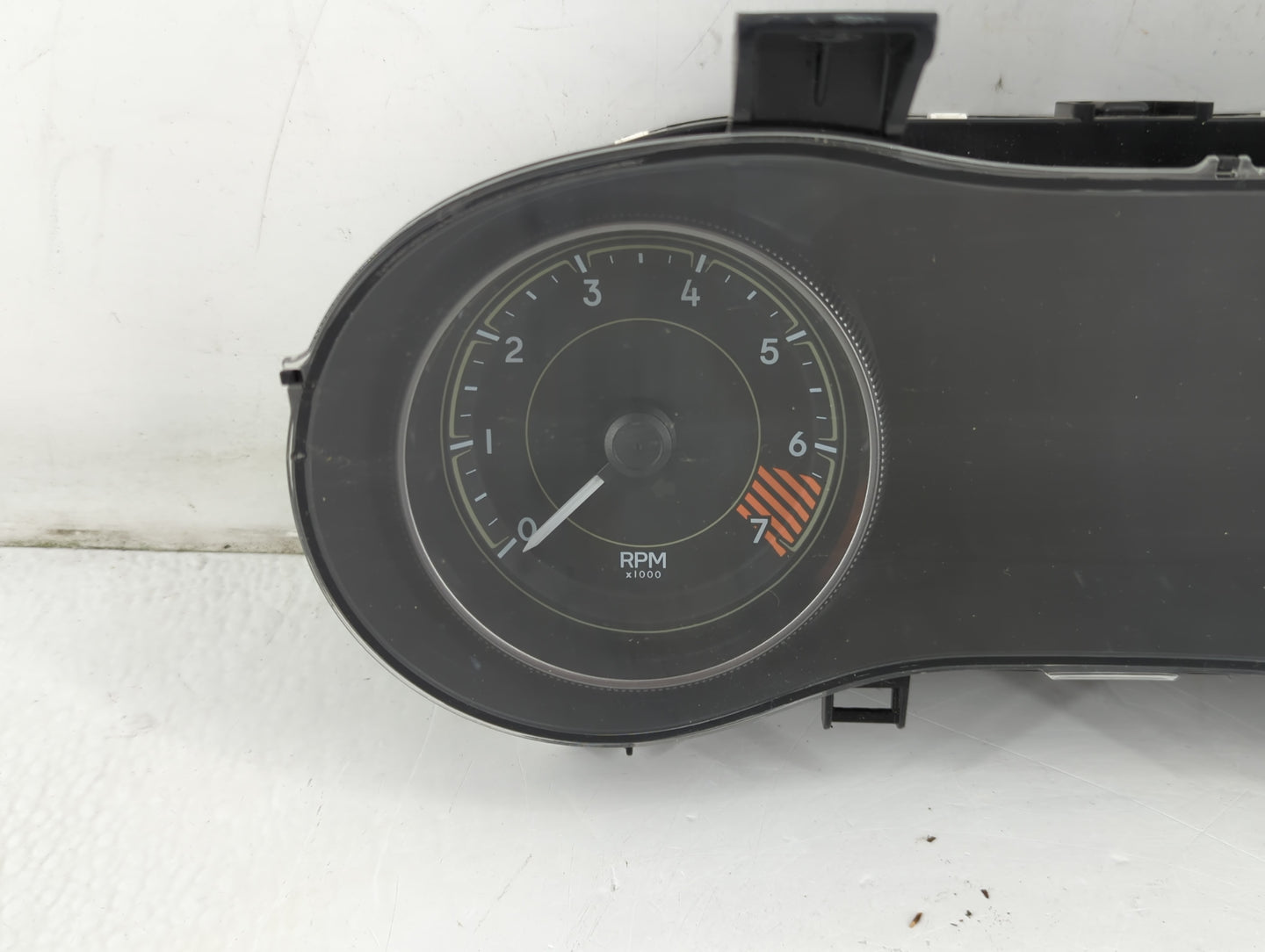 2015 Jeep Cherokee Instrument Cluster Speedometer Gauges P/N:P56054652AE Fits OEM Used Auto Parts - Oemusedautoparts1.com