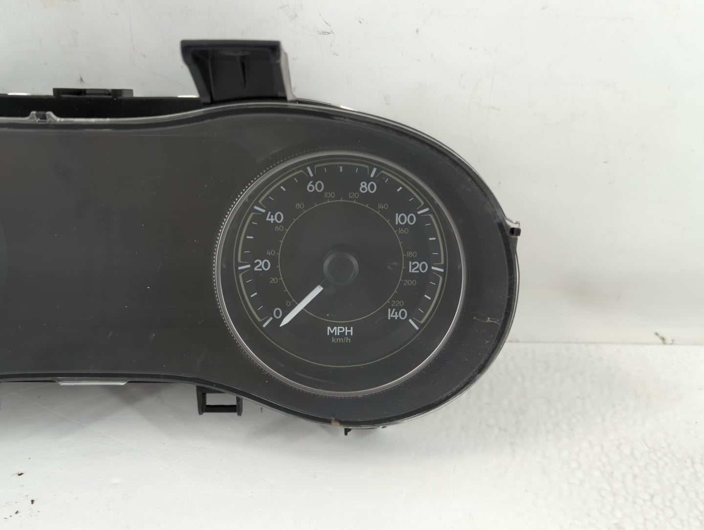 2015 Jeep Cherokee Instrument Cluster Speedometer Gauges P/N:P56054652AE Fits OEM Used Auto Parts - Oemusedautoparts1.com