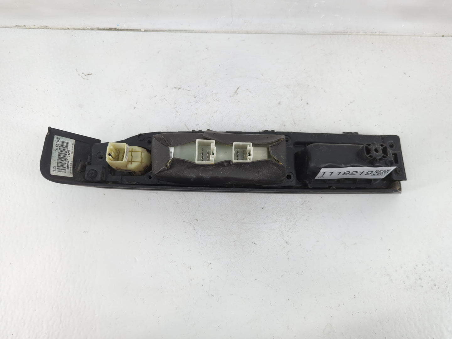 2011-2017 Jeep Compass Master Power Window Switch Replacement Driver Side Left P/N:50950710120 Fits OEM Used Auto Parts - Oe