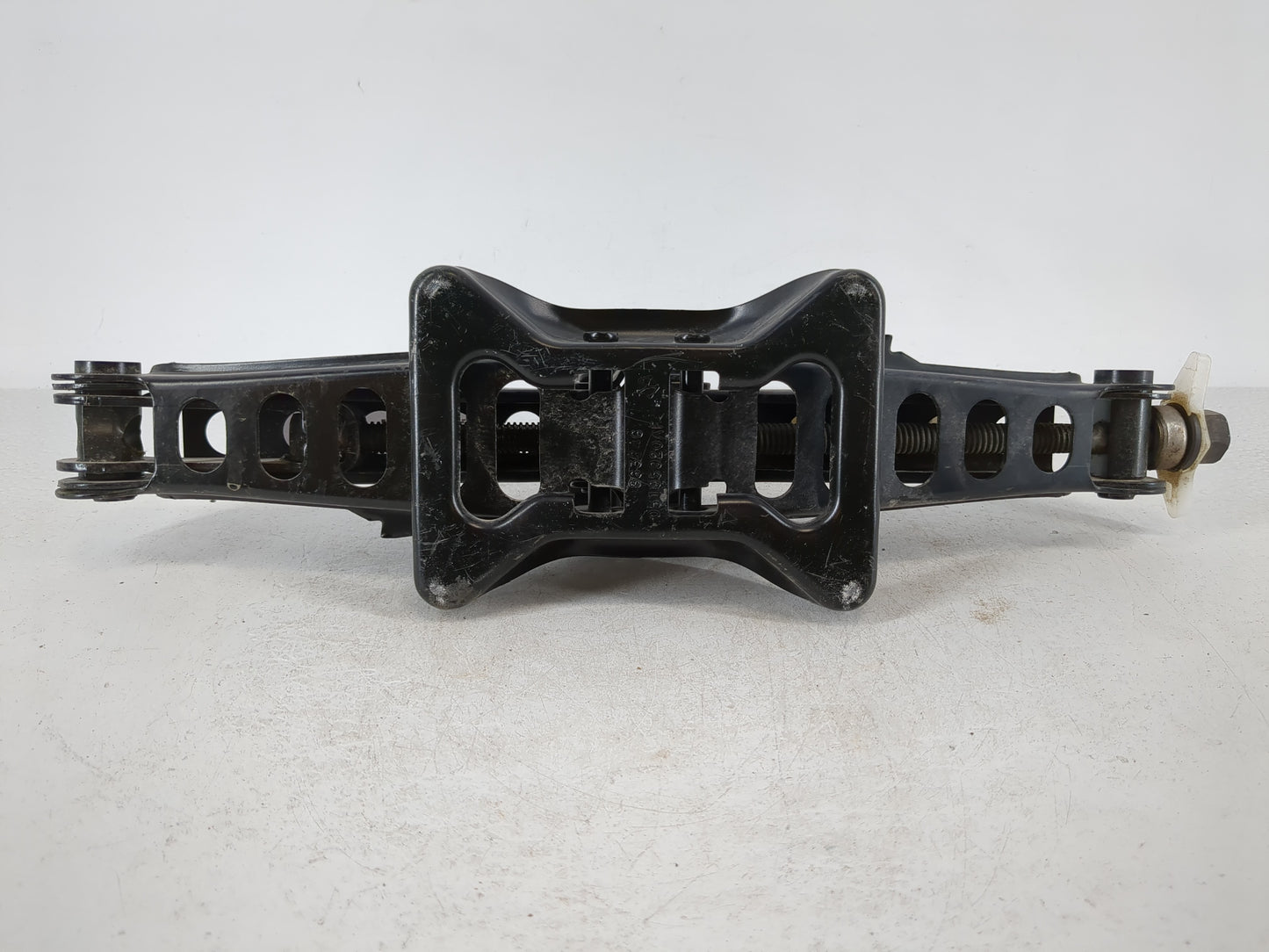 2015 Jeep Compass Spare Scissor Car Jack 1120614 - Oemusedautoparts1.com