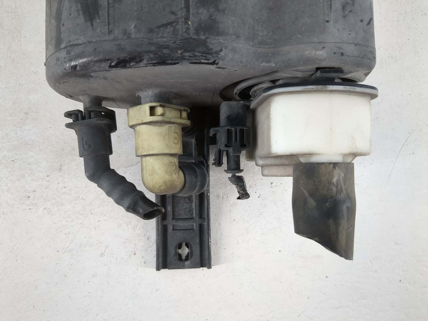 2015 Jeep Compass Fuel Vapor Charcoal Canister 1120655 - Oemusedautoparts1.com
