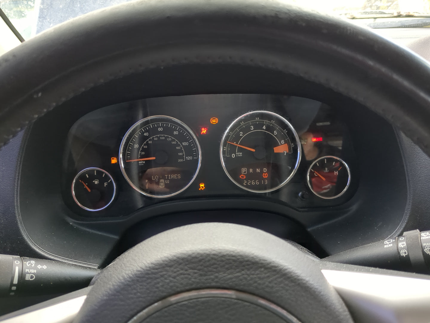 2015-2017 Jeep Compass Instrument Cluster Speedometer Gauges Miles:1K Fits Fits 2015 2016 2017 OEM Used Auto Parts - Oemused