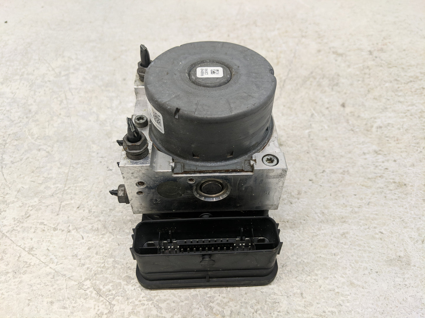 2015 Jeep Compass ABS Pump Control Module Replacement P/N:5Q0 614 517 CG Fits Fits 2014 2016 2017 OEM Used Auto Parts - Oemu