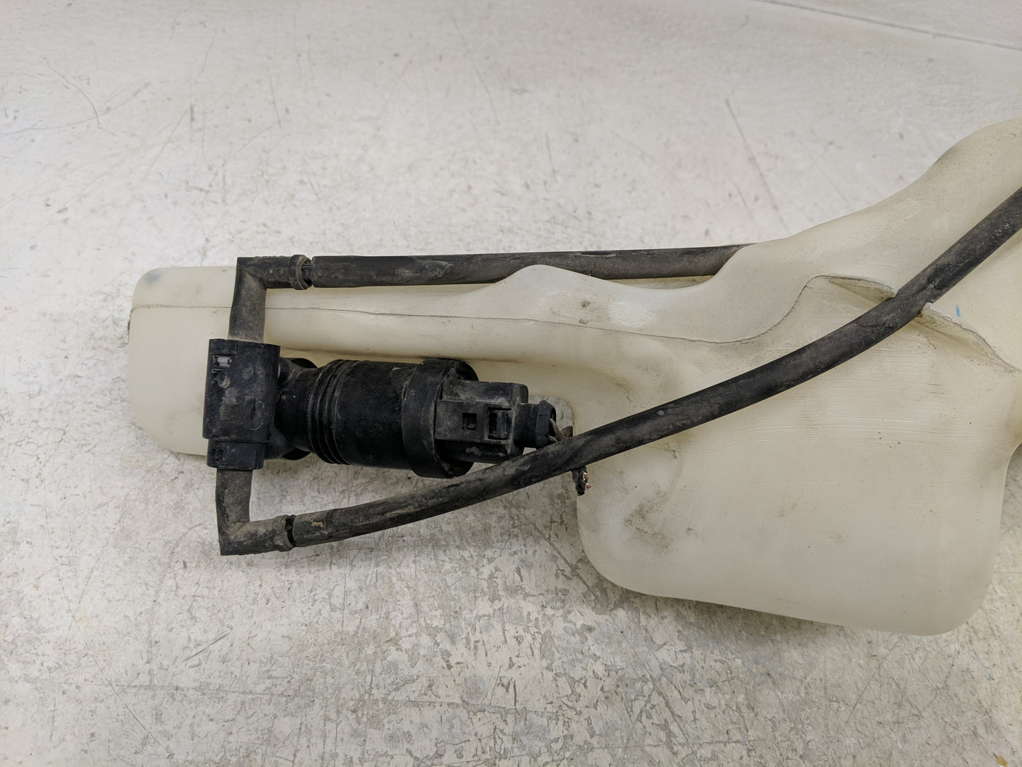 Jeep Compass Windshield Washer Fluid Reservoir Bottle Oem - Oemusedautoparts1.com