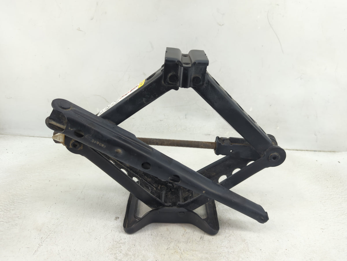 2015 Jeep Compass Spare Scissor Car Jack 1390167 - Oemusedautoparts1.com