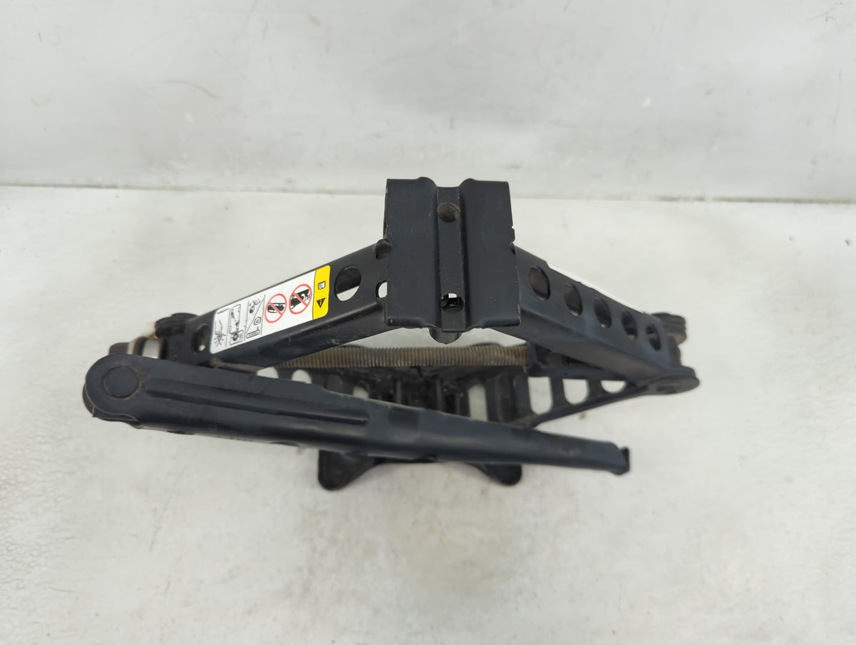2015 Jeep Compass Spare Scissor Car Jack 1390167 - Oemusedautoparts1.com