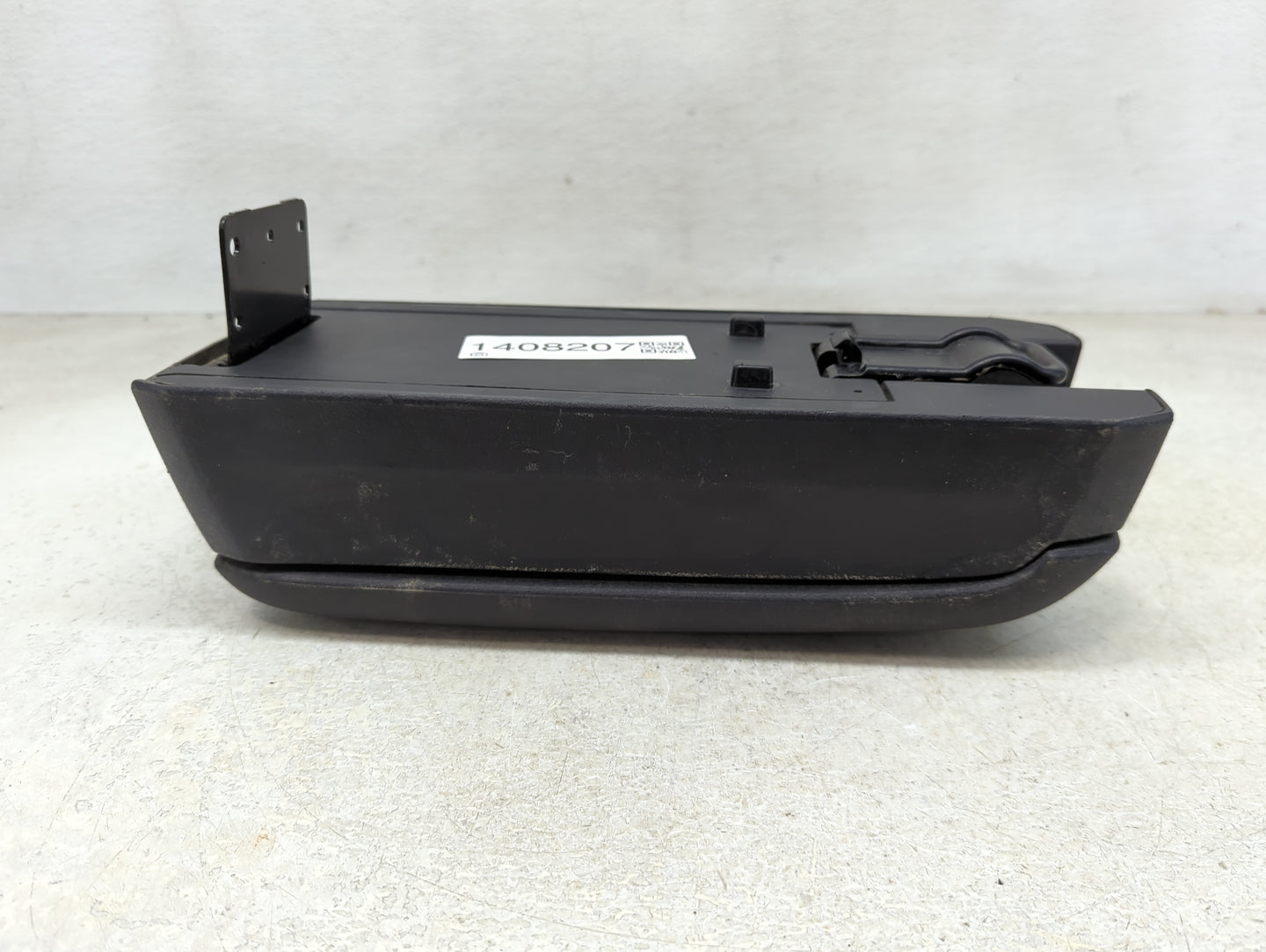 2015 Jeep Compass Center Console Armrest Cover Lid Fits OEM Used Auto Parts - Oemusedautoparts1.com