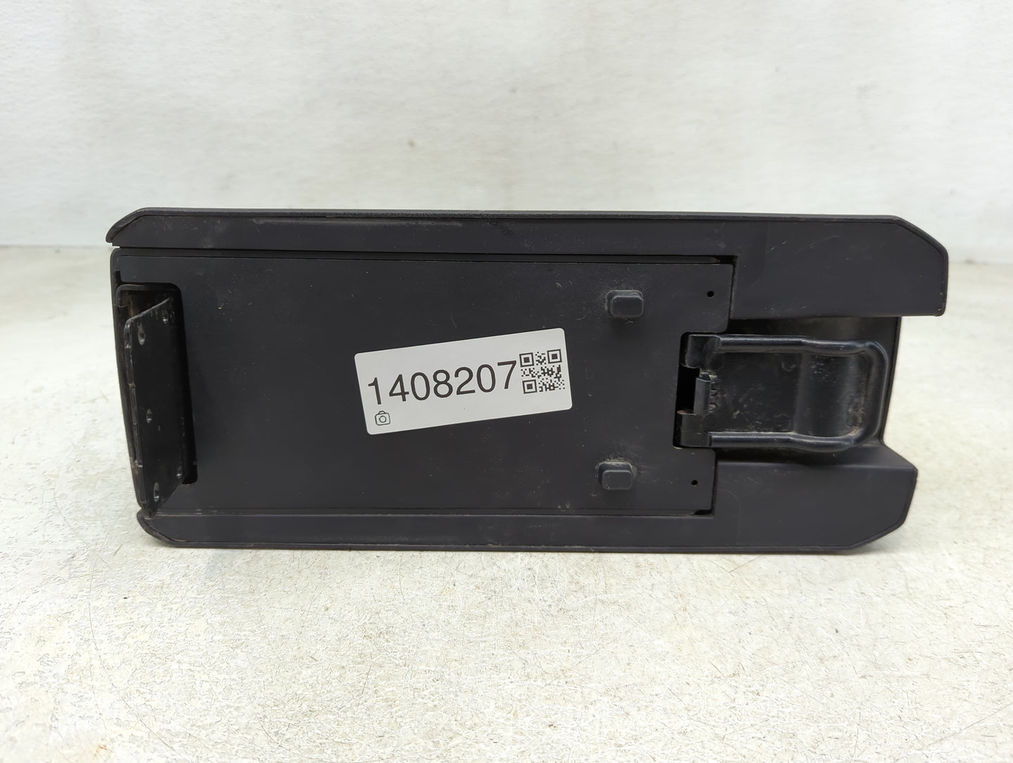 2015 Jeep Compass Center Console Armrest Cover Lid Fits OEM Used Auto Parts - Oemusedautoparts1.com