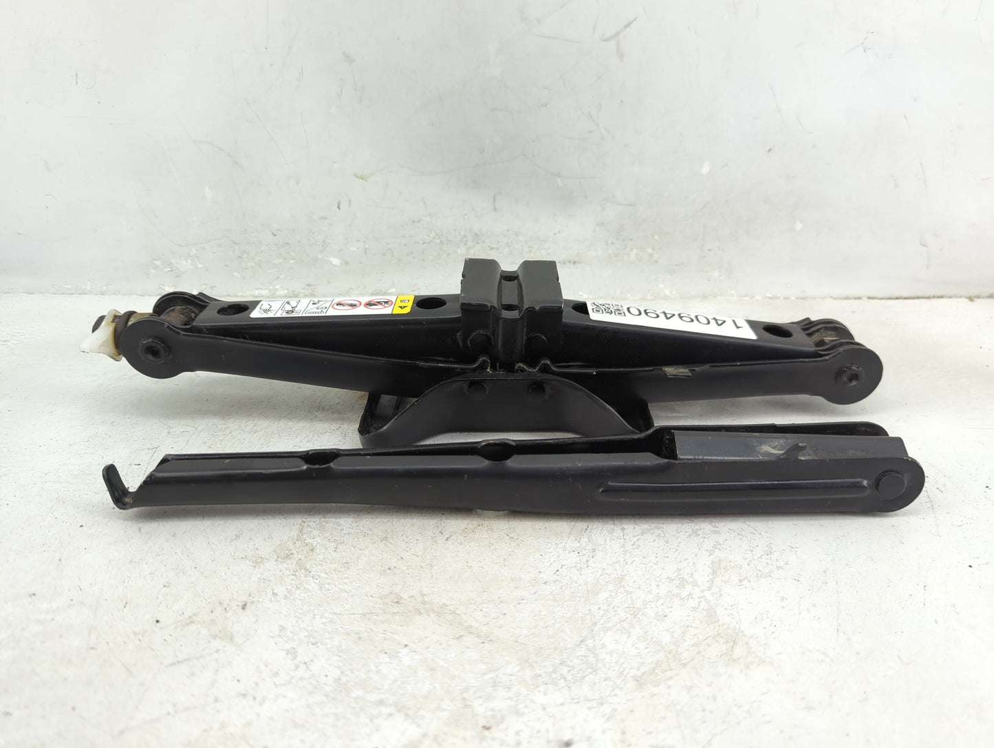 2015 Jeep Compass Spare Scissor Car Jack 1409490 - Oemusedautoparts1.com
