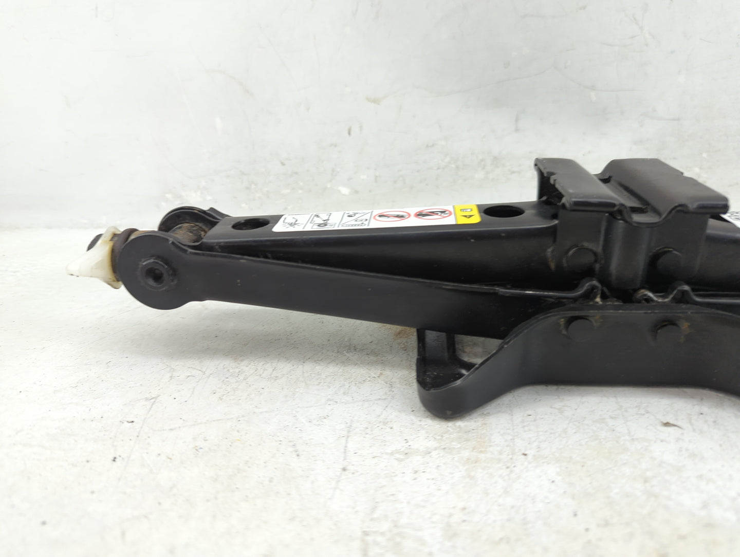 2015 Jeep Compass Spare Scissor Car Jack 1409490 - Oemusedautoparts1.com