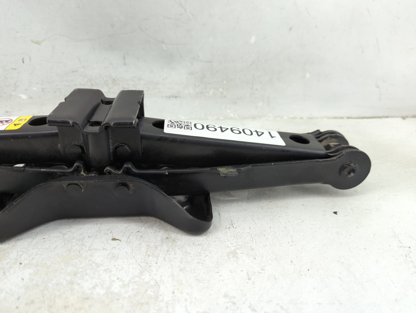 2015 Jeep Compass Spare Scissor Car Jack 1409490 - Oemusedautoparts1.com
