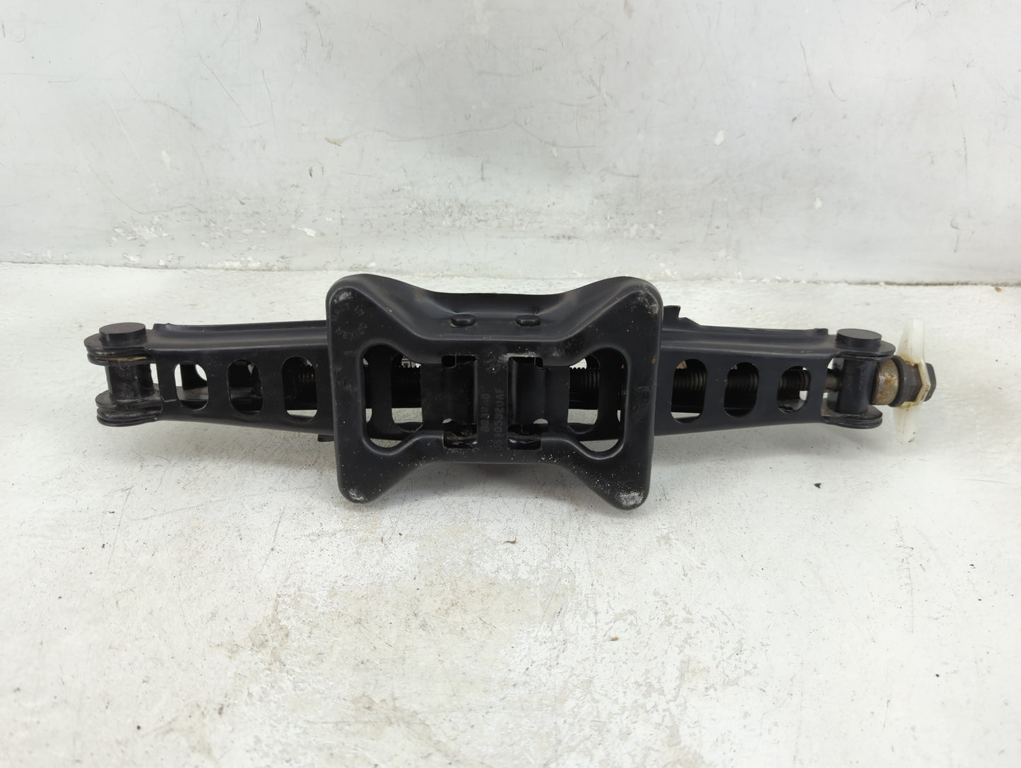 2015 Jeep Compass Spare Scissor Car Jack 1409490 - Oemusedautoparts1.com
