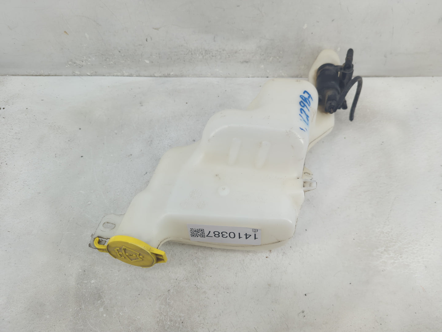 Jeep Compass Windshield Washer Fluid Reservoir Bottle Oem - Oemusedautoparts1.com