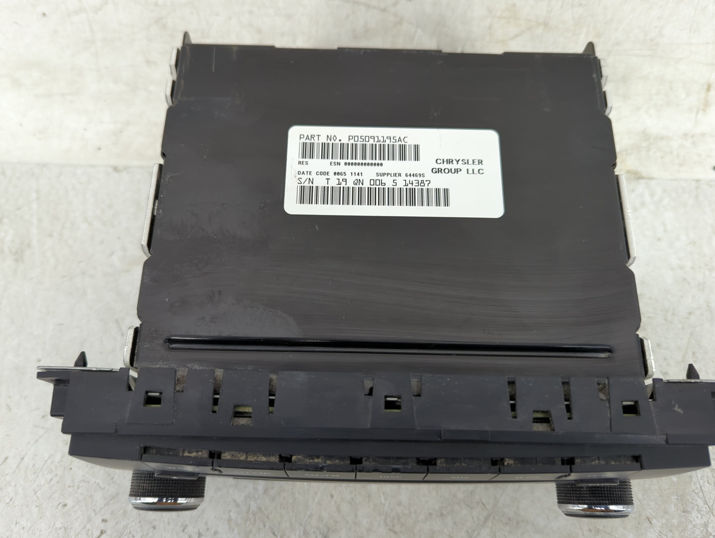 2015 Jeep Compass Radio AM FM Cd Player Receiver Replacement P/N:P05091195AC Fits Fits 2013 2014 2016 2017 OEM Used Auto Par