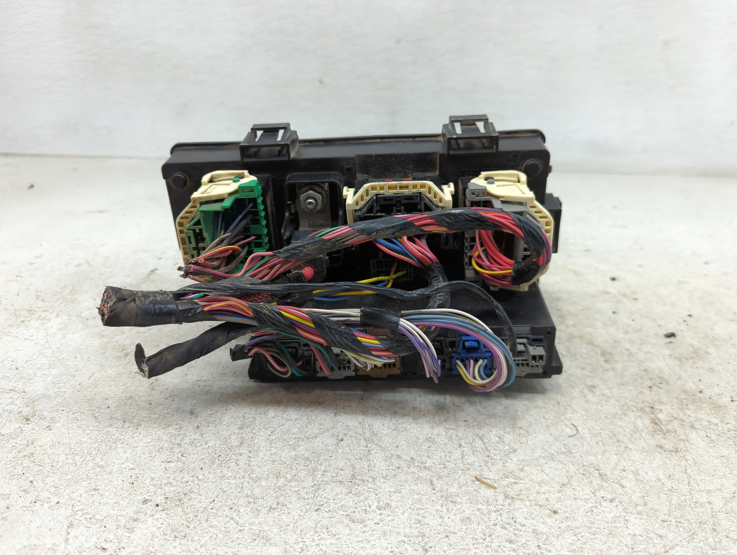 2015-2015 Jeep Compass Fusebox Fuse Box Relay Module Tipm P68232879ab - Oemusedautoparts1.com