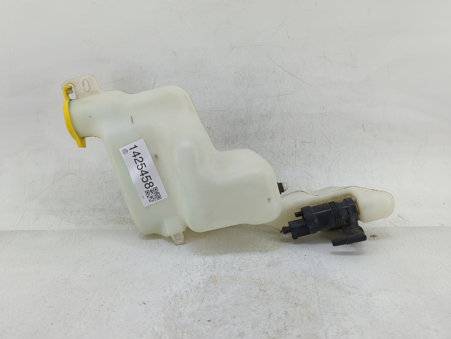 Jeep Compass Windshield Washer Fluid Reservoir Bottle Oem - Oemusedautoparts1.com