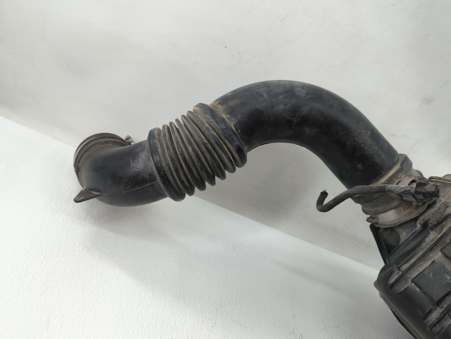 Jeep Compass Air Cleaner Intake-duct Hose Tube - Oemusedautoparts1.com