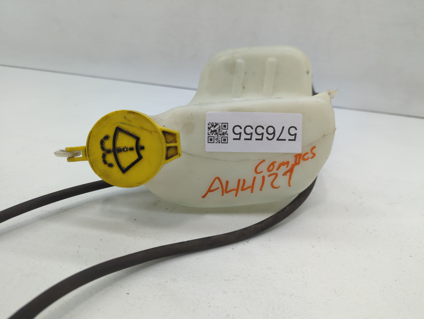 Jeep Compass Windshield Washer Fluid Reservoir Bottle Oem - Oemusedautoparts1.com