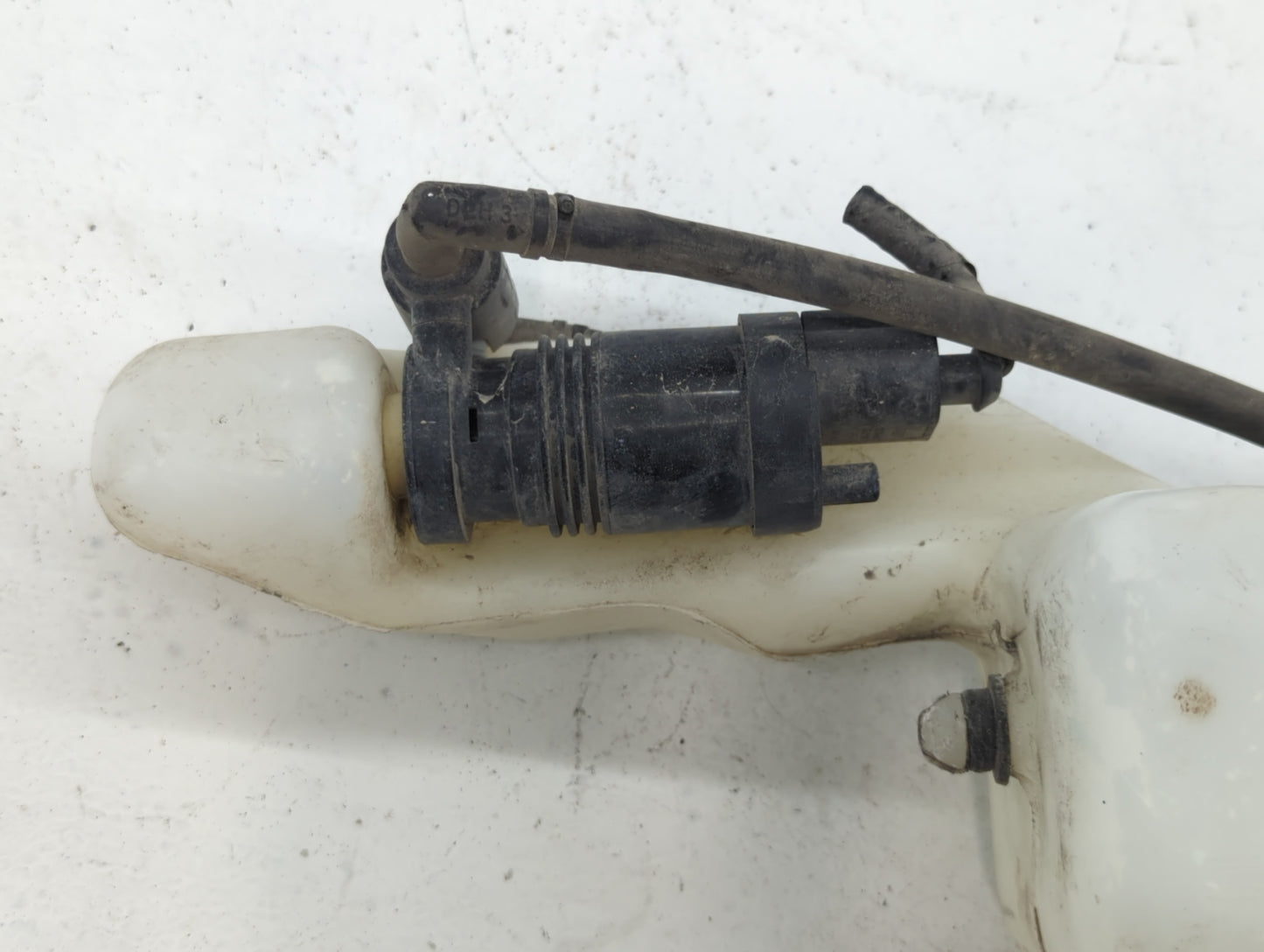 Jeep Compass Windshield Washer Fluid Reservoir Bottle Oem - Oemusedautoparts1.com
