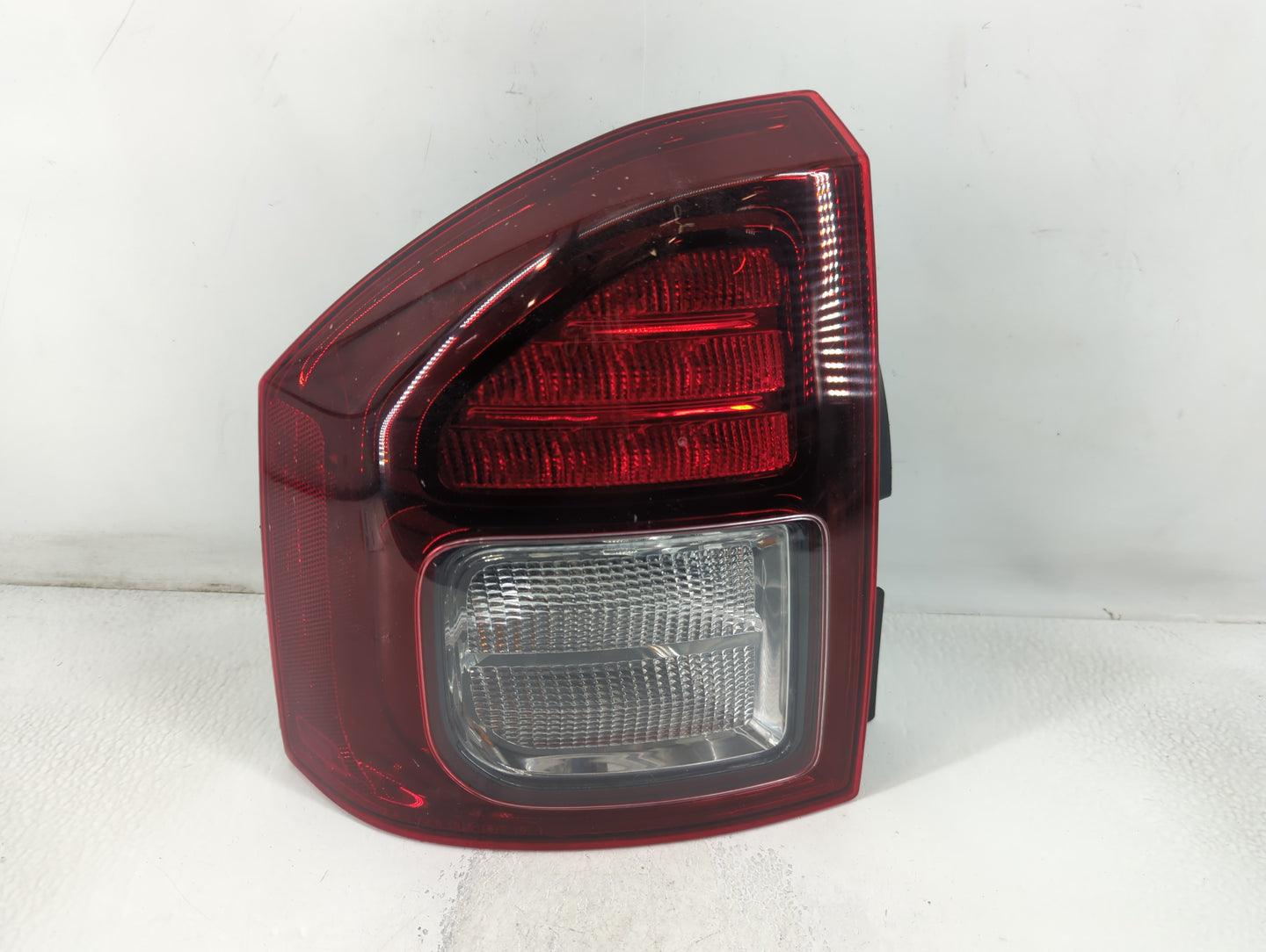 2015 Jeep Compass Tail Light Assembly Driver Left OEM P/N:112514 05272909AA Fits OEM Used Auto Parts - Oemusedautoparts1.com