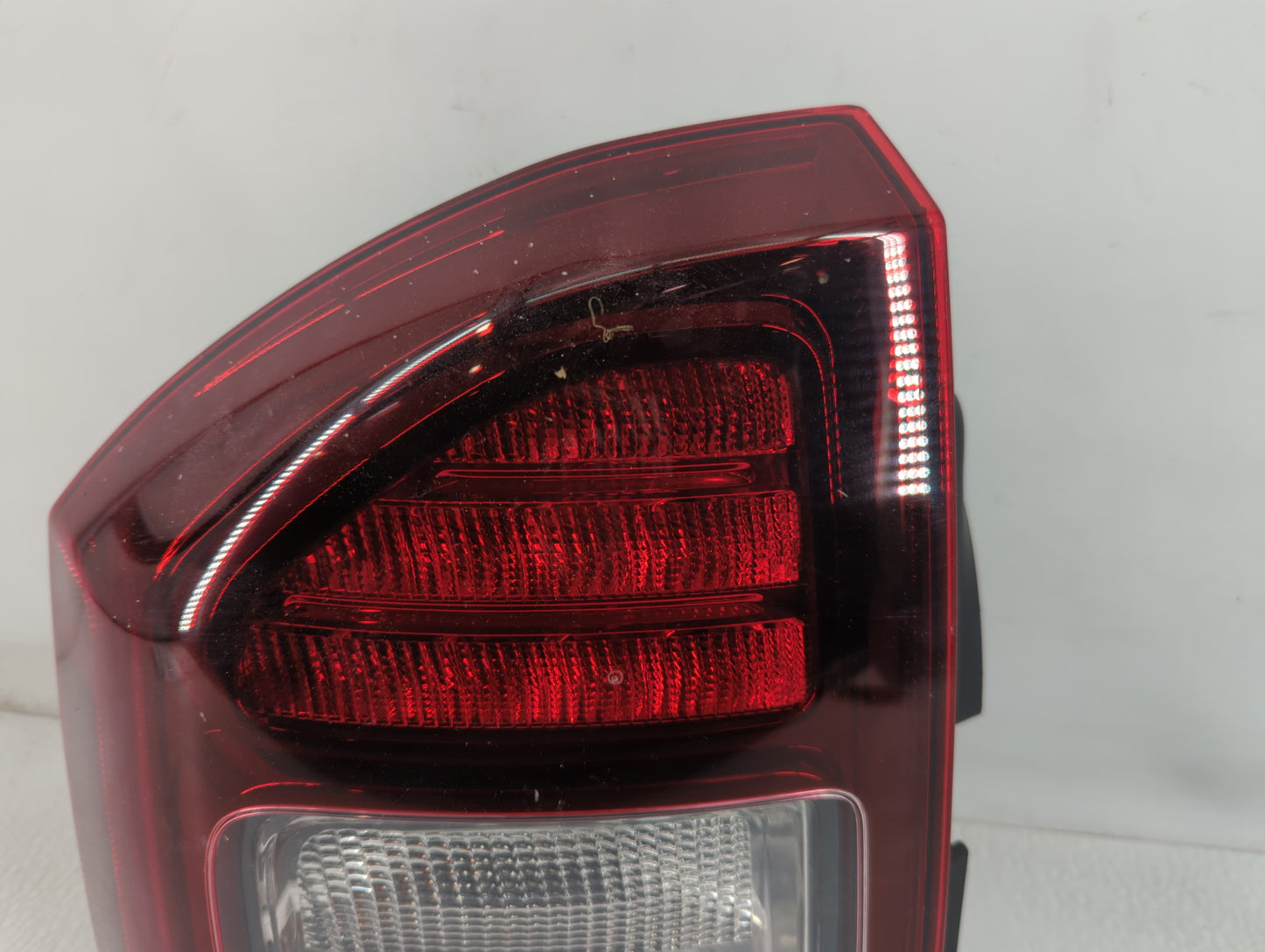2015 Jeep Compass Tail Light Assembly Driver Left OEM P/N:112514 05272909AA Fits OEM Used Auto Parts - Oemusedautoparts1.com
