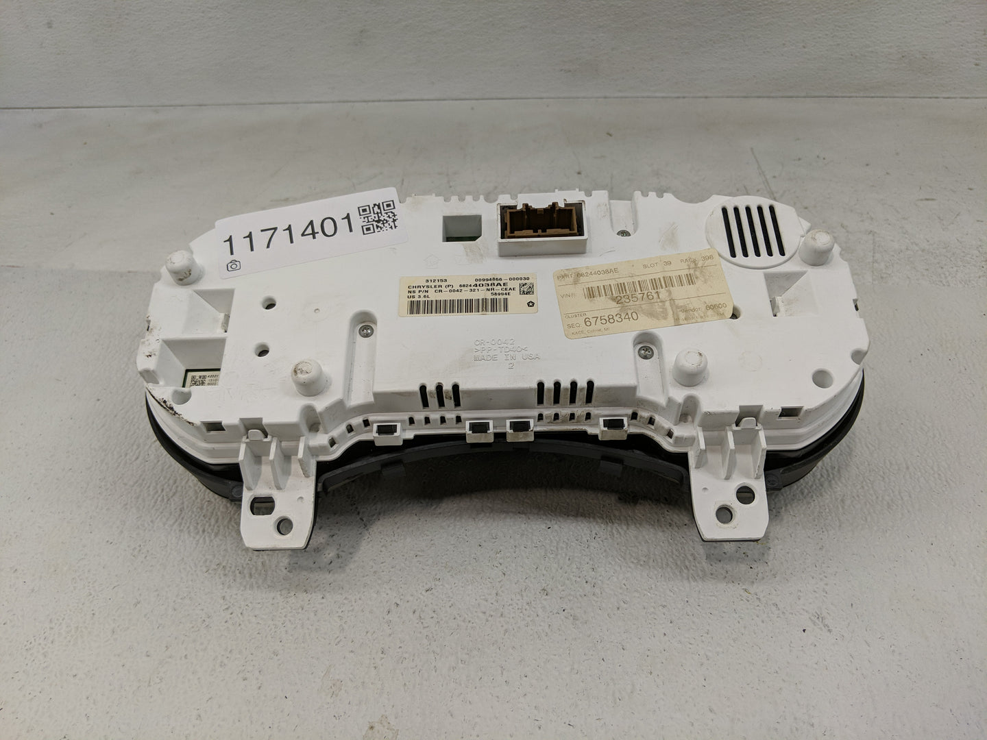 2015 Jeep Grand Cherokee Instrument Cluster Speedometer Gauges P/N:68244038AE Fits OEM Used Auto Parts - Oemusedautoparts1.c