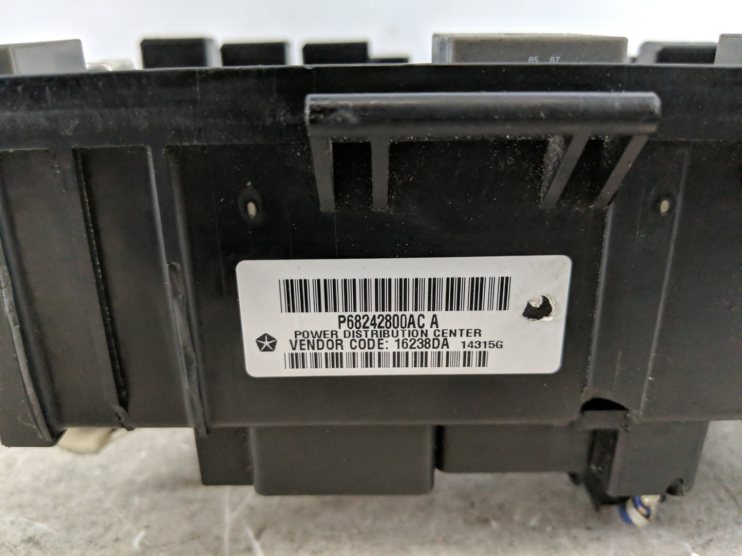 2015 Jeep Grand Cherokee Fusebox Fuse Box Panel Relay Module P/N:P68242800AC A Fits OEM Used Auto Parts - Oemusedautoparts1.