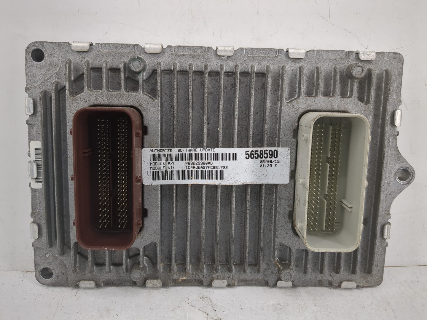 2015 Jeep Grand Cherokee PCM Engine Control Computer ECU ECM PCU OEM P/N:P68229960AD Fits OEM Used Auto Parts - Oemusedautop