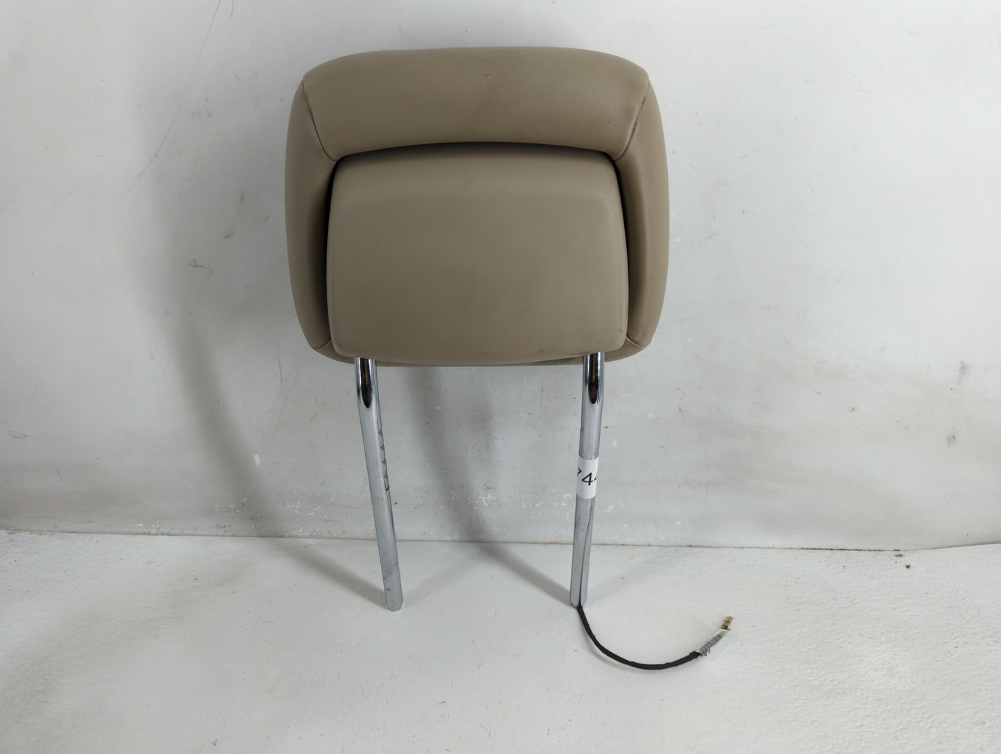 2015 Jeep Grand Cherokee Headrest Head Rest Front Driver Passenger Seat Fits OEM Used Auto Parts - Oemusedautoparts1.com
