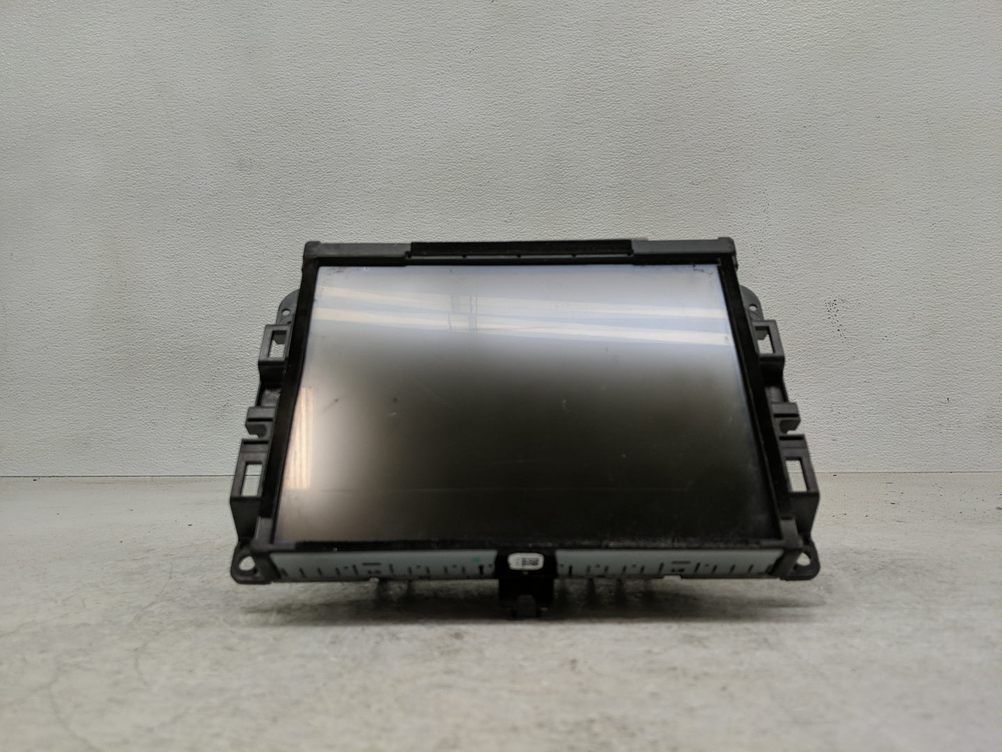 2015 Jeep Grand Cherokee Radio AM FM Cd Player Receiver Replacement Fits OEM Used Auto Parts - Oemusedautoparts1.com