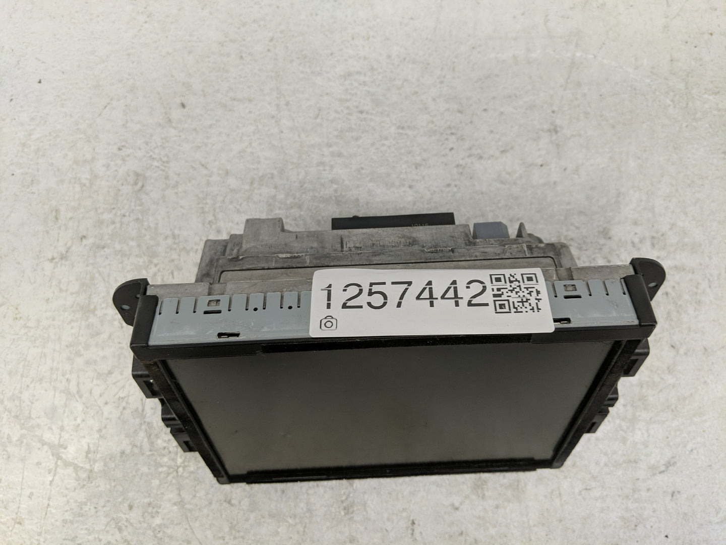 2015 Jeep Grand Cherokee Radio AM FM Cd Player Receiver Replacement Fits OEM Used Auto Parts - Oemusedautoparts1.com