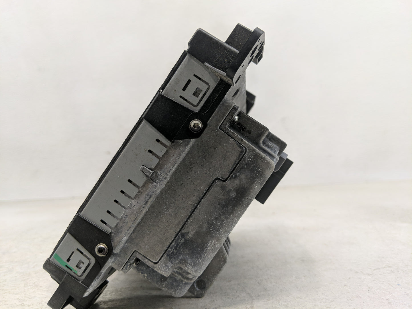 2015 Jeep Grand Cherokee Radio AM FM Cd Player Receiver Replacement P/N:6434C-BE2801 Fits OEM Used Auto Parts - Oemusedautop