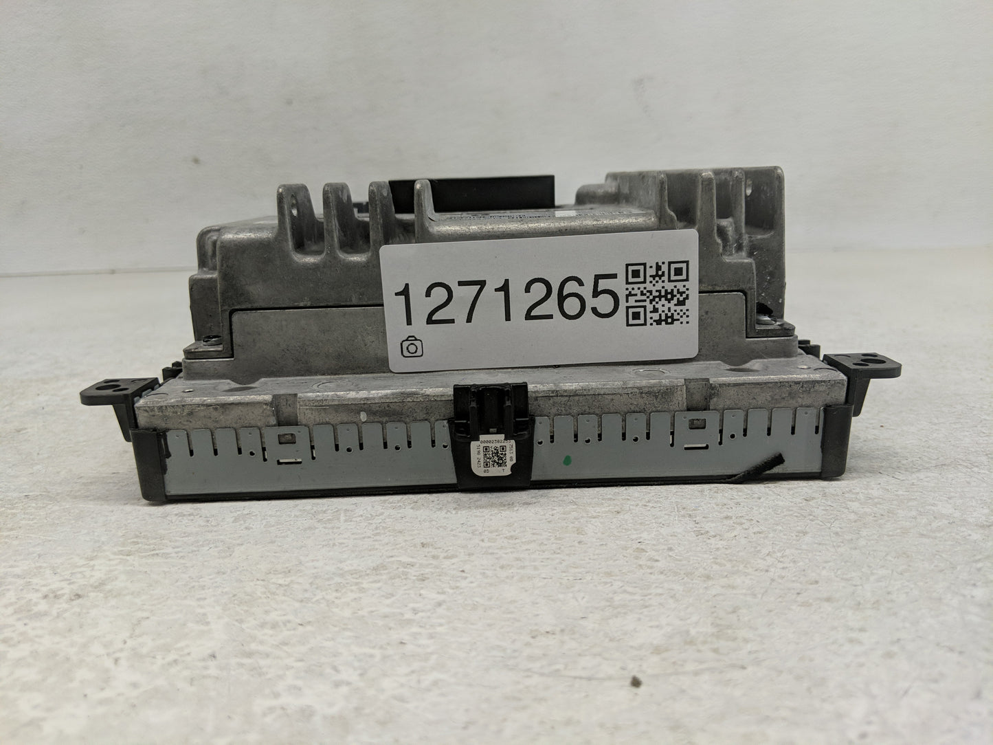 2015 Jeep Grand Cherokee Radio AM FM Cd Player Receiver Replacement Fits OEM Used Auto Parts - Oemusedautoparts1.com