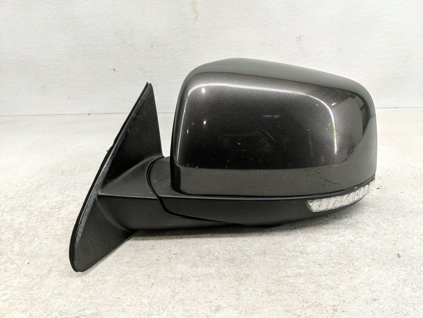 2014-2022 Jeep Grand Cherokee Driver Side View Mirror - Left Door Mirror OEM Used - Oemusedautoparts1.com