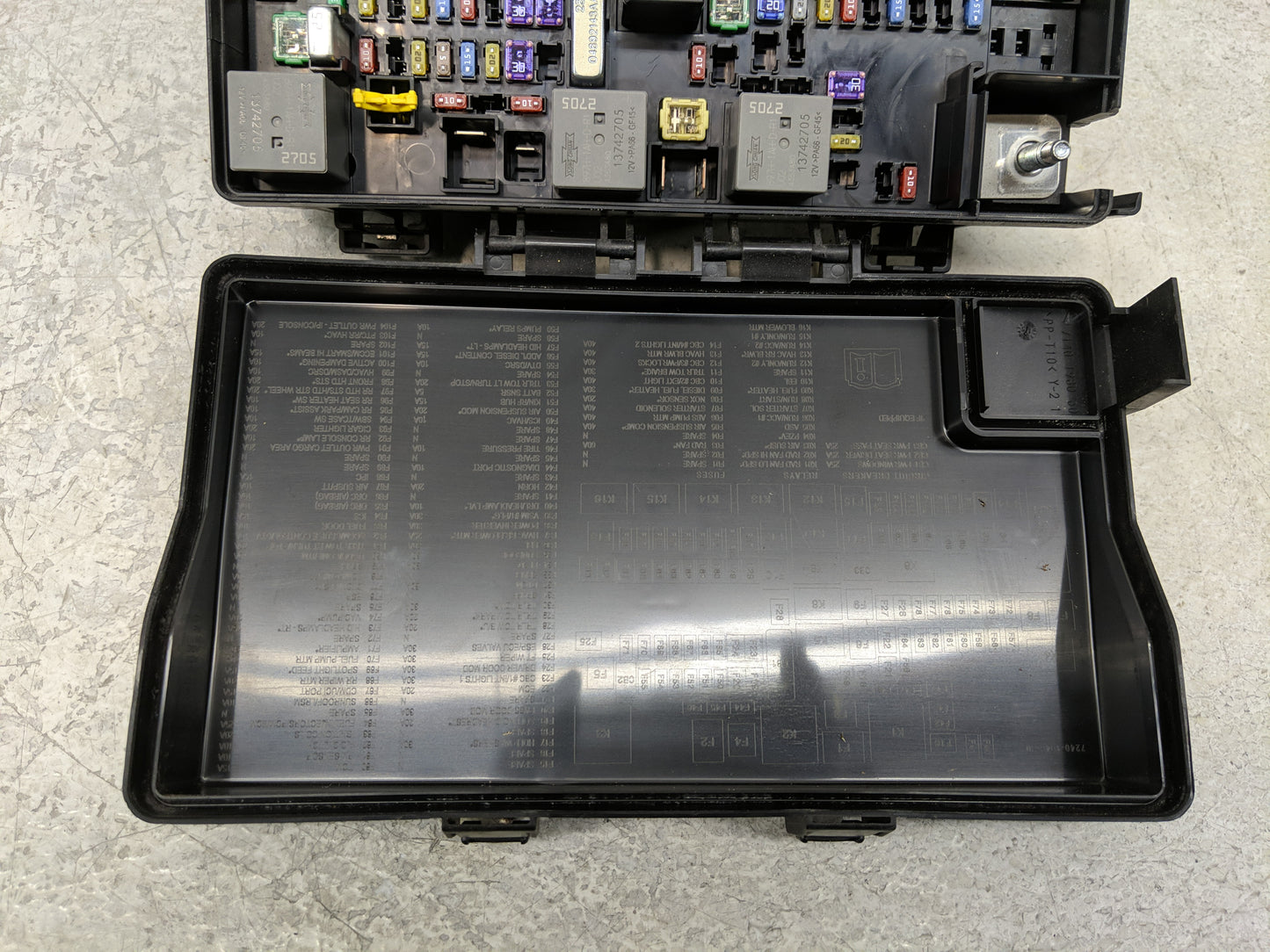 2015 Jeep Grand Cherokee Fusebox Fuse Box Panel Relay Module P/N:7140-1980-30 Fits OEM Used Auto Parts - Oemusedautoparts1.c