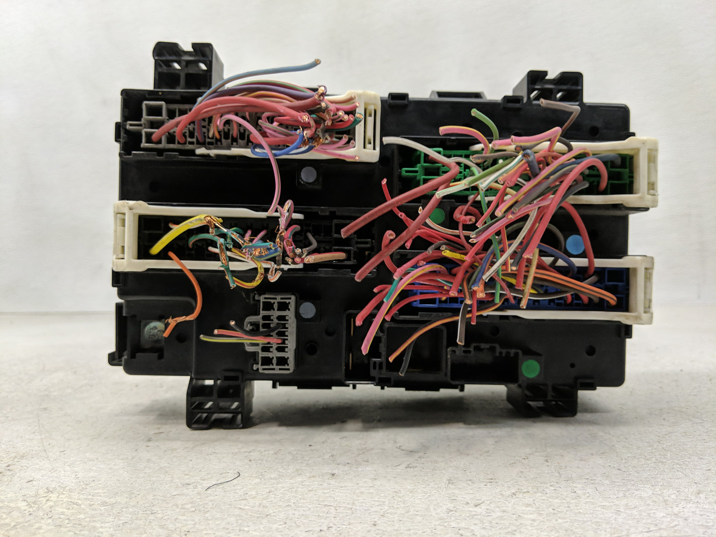 2015 Jeep Grand Cherokee Fusebox Fuse Box Panel Relay Module P/N:7140-1980-30 Fits OEM Used Auto Parts - Oemusedautoparts1.c