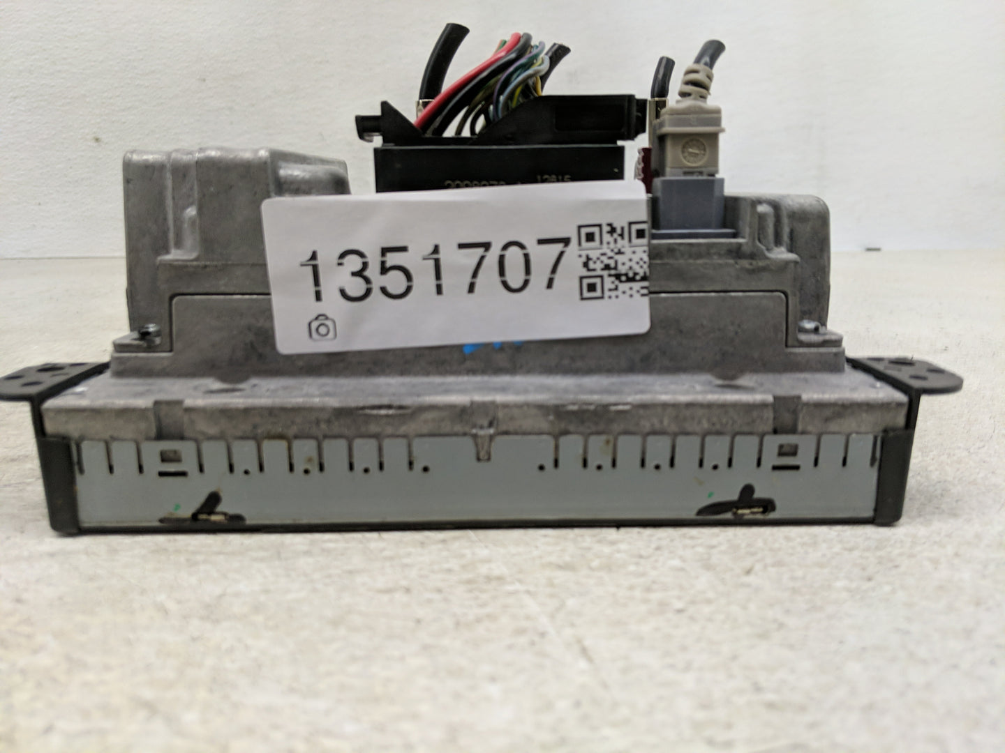 2015 Jeep Grand Cherokee Radio AM FM Cd Player Receiver Replacement P/N:6434C-BE2801 Fits OEM Used Auto Parts - Oemusedautop