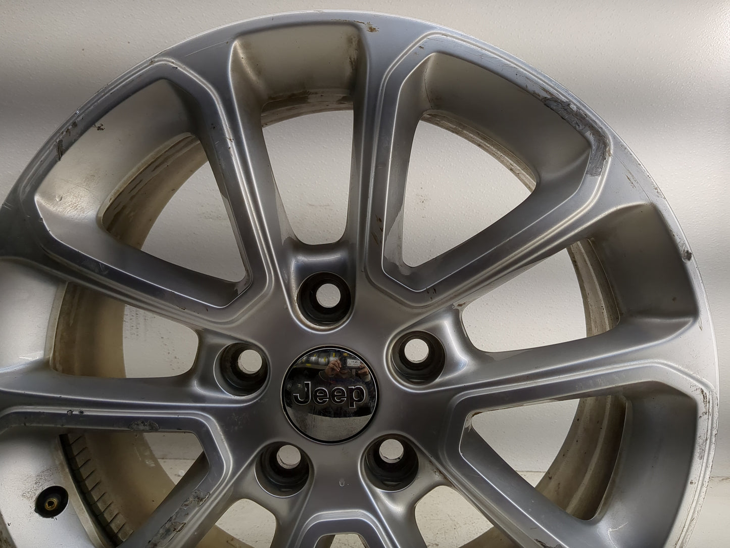 2014-2016 Jeep Grand Cherokee Oem Wheel Rim - Oemusedautoparts1.com