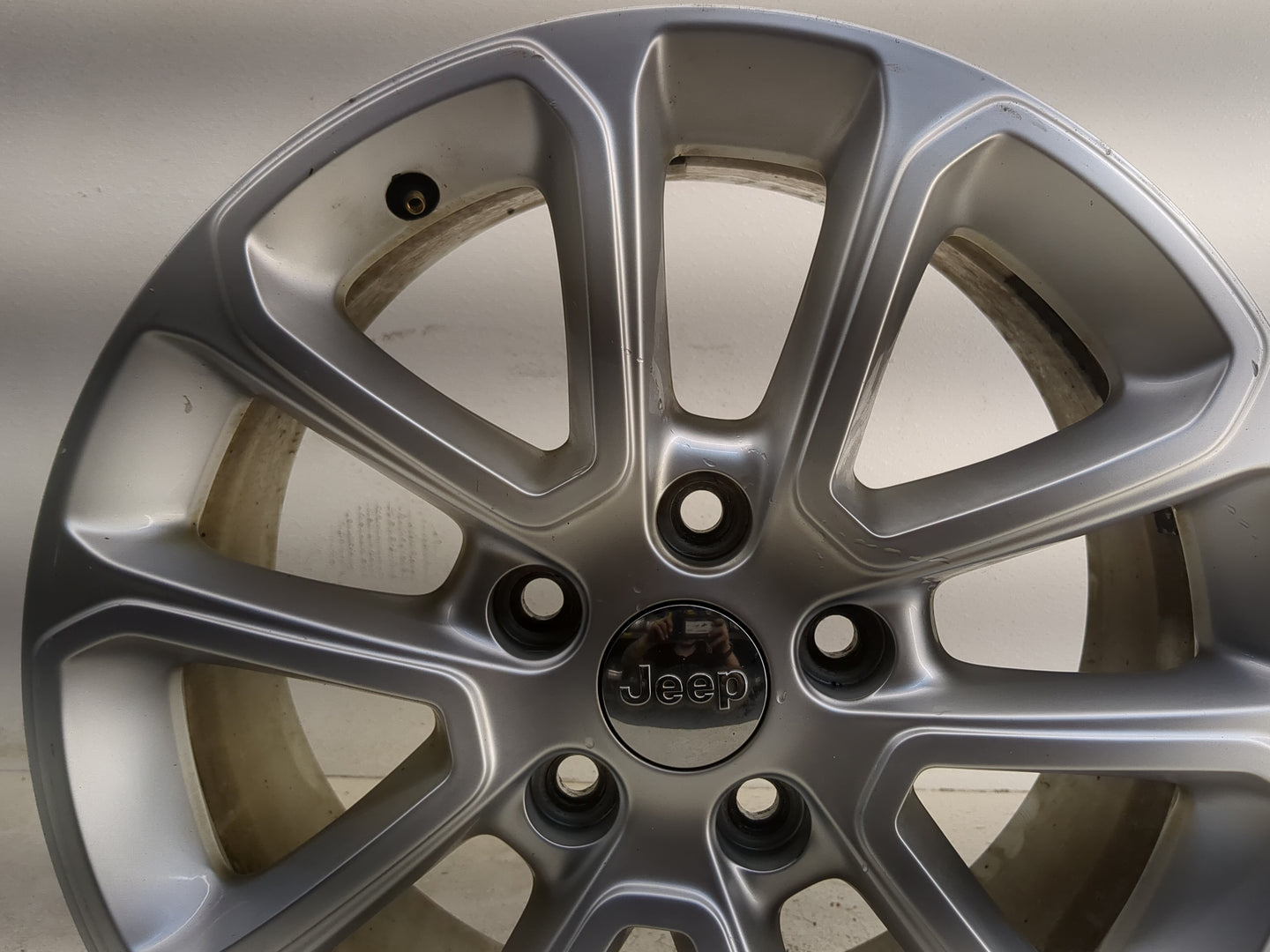 2014-2016 Jeep Grand Cherokee Oem Wheel Rim - Oemusedautoparts1.com