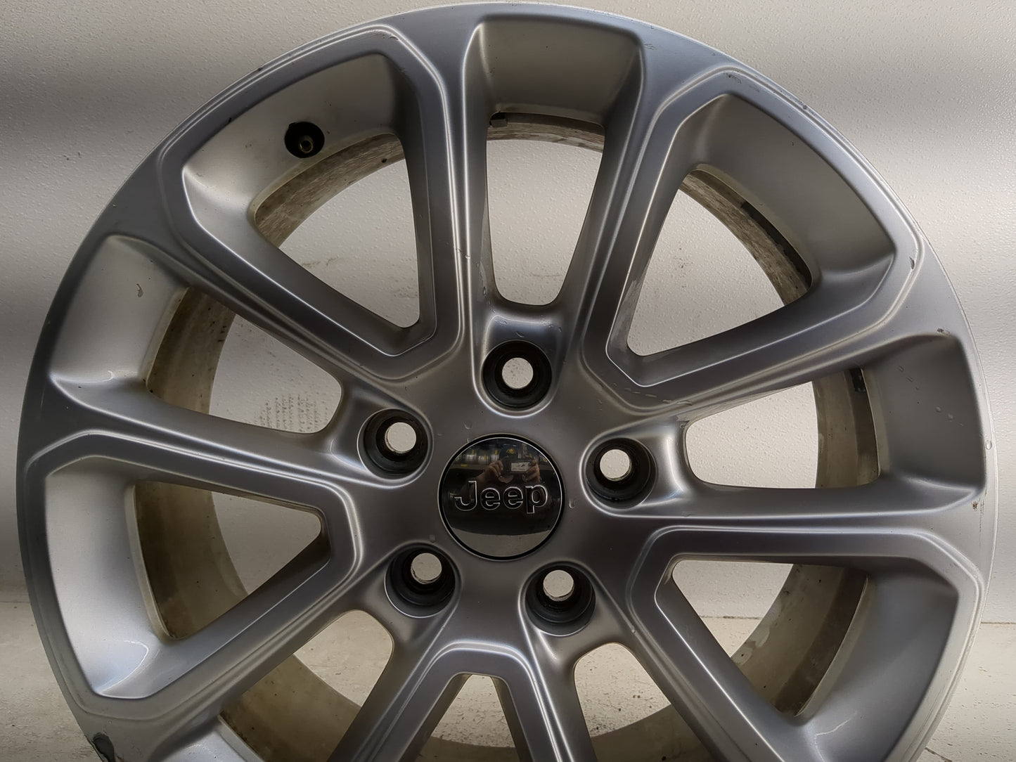 2014-2016 Jeep Grand Cherokee Oem Wheel Rim - Oemusedautoparts1.com